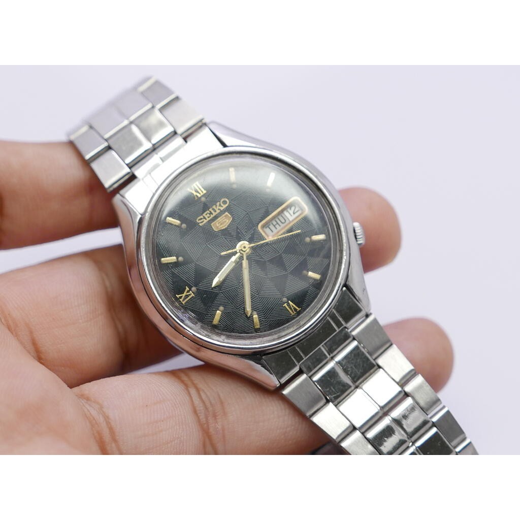 นาฬิกา Vintage มือสองญี่ปุ่น Seiko5 ระบบ Automatic 6319 5170 ผู้ชาย หน้าปัดสีดำลาย 37มม เสียต้องล้างเครื่อง ขายตามสภาพ