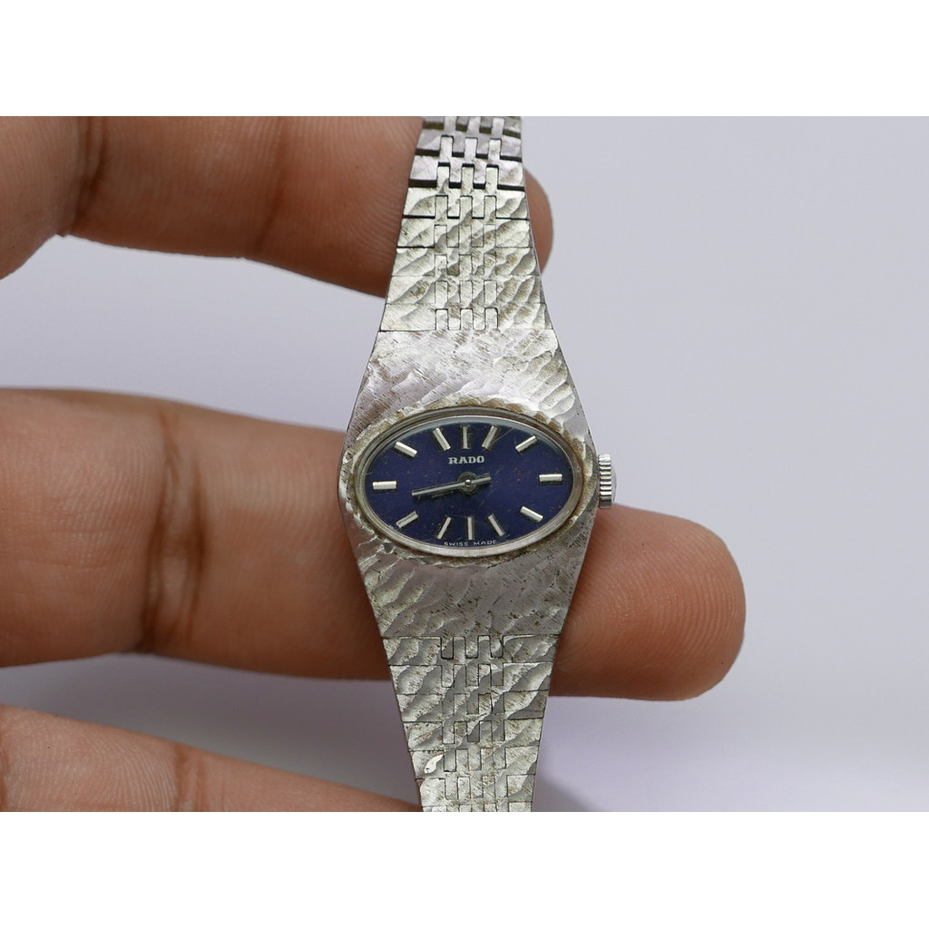 นาฬิกา Vintage มือสองญี่ปุ่น Rado Gold Plate Blue Dial ผู้หญิง รูปไข่ ระบบ ไขลาน ขนาด22mm