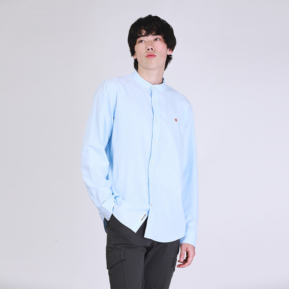 John Henry เสื้อเชิ้ตผู้ชายแขนยาว ทรงเข้ารูป รุ่น JH S524MSLSM65 - สีฟ้าอ่อน