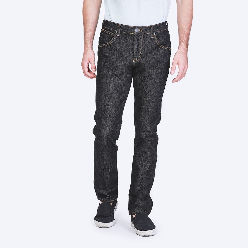 WRANGLER กางเกงยีนส์เอวต่ำทรงเข้ารูป NEW SPENCER รุ่น WR W1302102 แรงเลอร์ กางเกงยีนส์ กางเกงยีนส์ผู