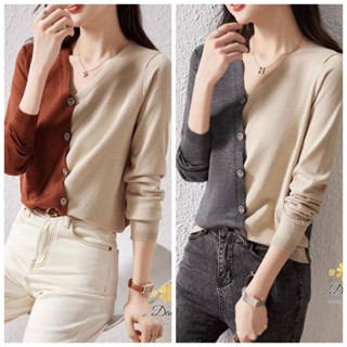 🧶เสื้อไหมพรมแขนยาว ผ้านิ่ม กระดุมหน้าใส่สบายมาก  ลำลองได้แมทช์ง่ายค่ะ