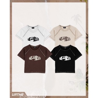 URTHE - เสื้อครอป แขนสั้น สกรีนลาย รุ่น INVERTED MINI CROP