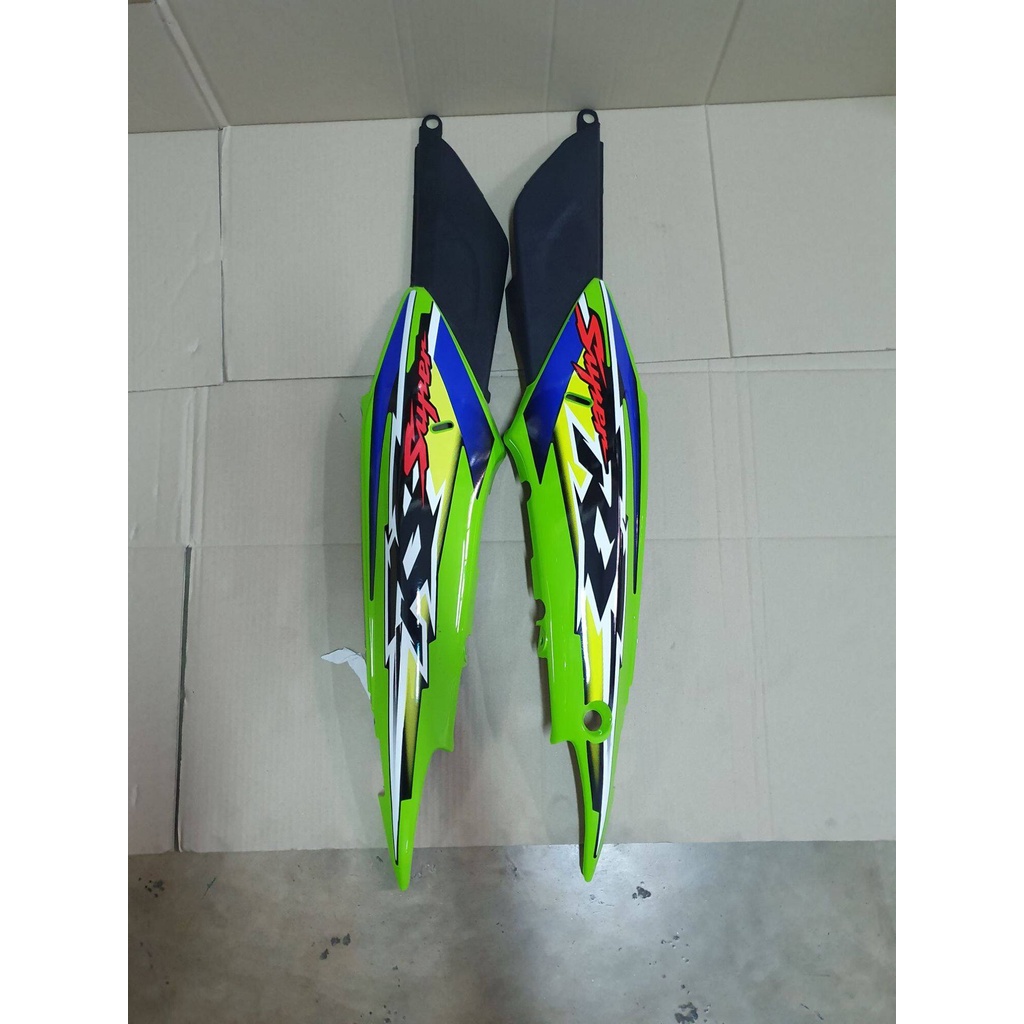 ฝาข้าง sonic ตัวเก่า สีเขียวตอง134 ราคา700บาท แบบไม่ติดลายสติกเกอร์ (ราคานี้ไม่รวมสติกเกอร์)