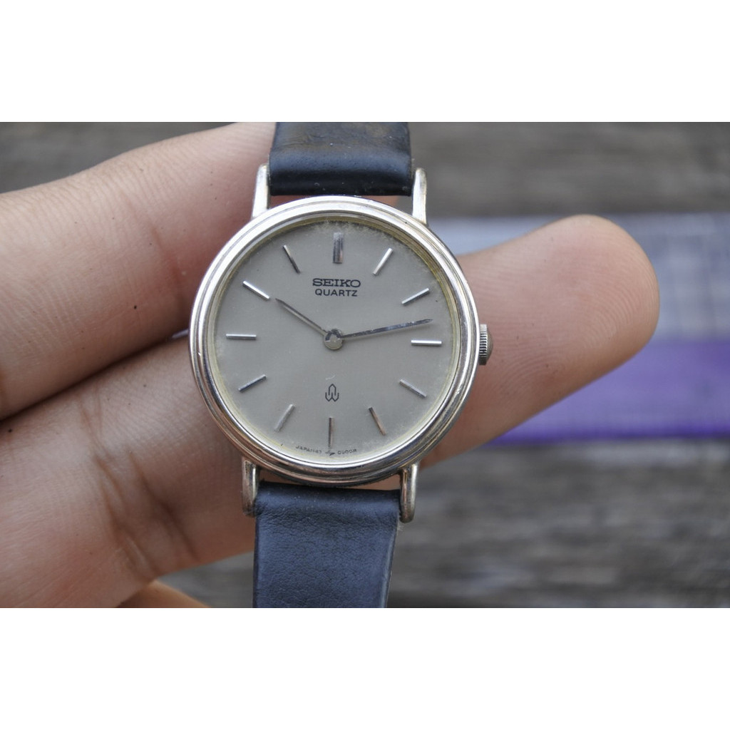 นาฬิกา Vintage มือสองญี่ปุ่น SEIKO ชุบทอง 43 0160 หน้าปัดสีเทา ผู้หญิง ทรงกลม ระบบ Quartz ขนาด29mm ใช้งานได้ปกติ ของแท้