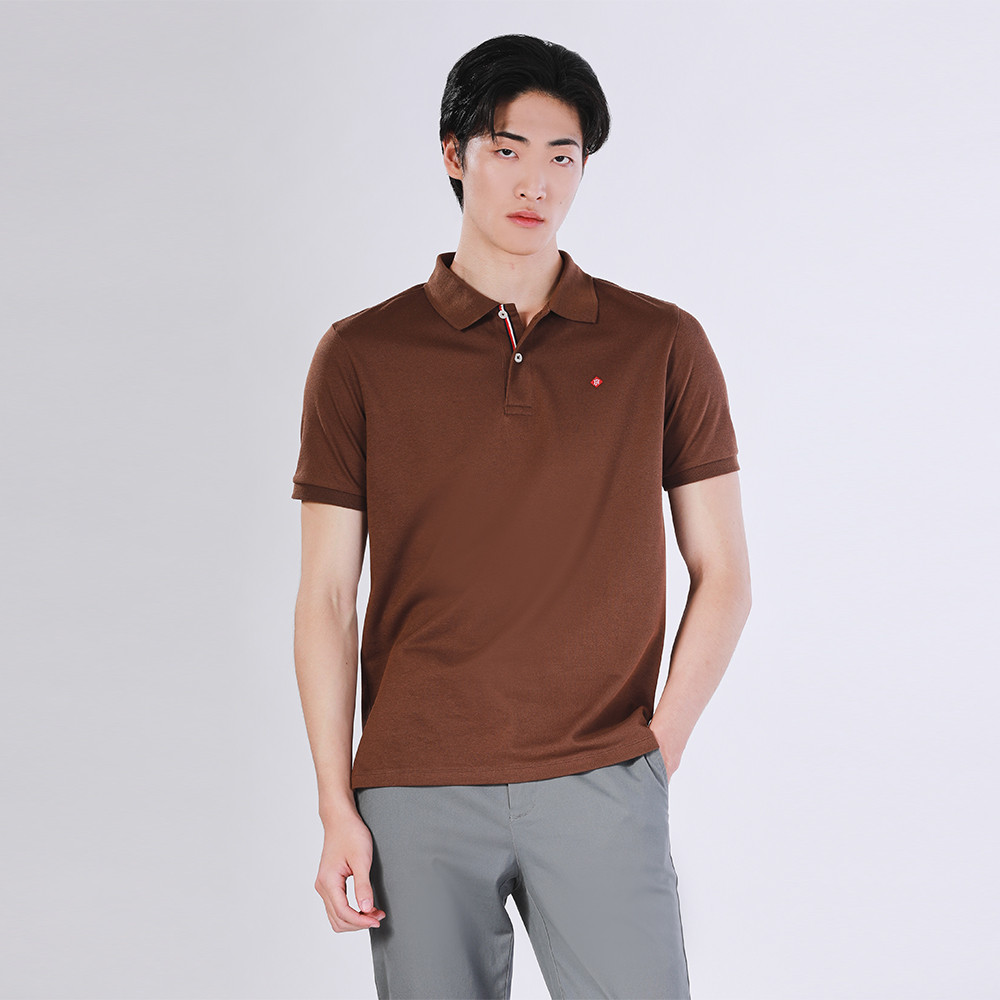 John Henry เสื้อโปโลผู้ชาย ทรงเข้ารูป รุ่น JH F324MPLSM61 - สีน้ำตาล
