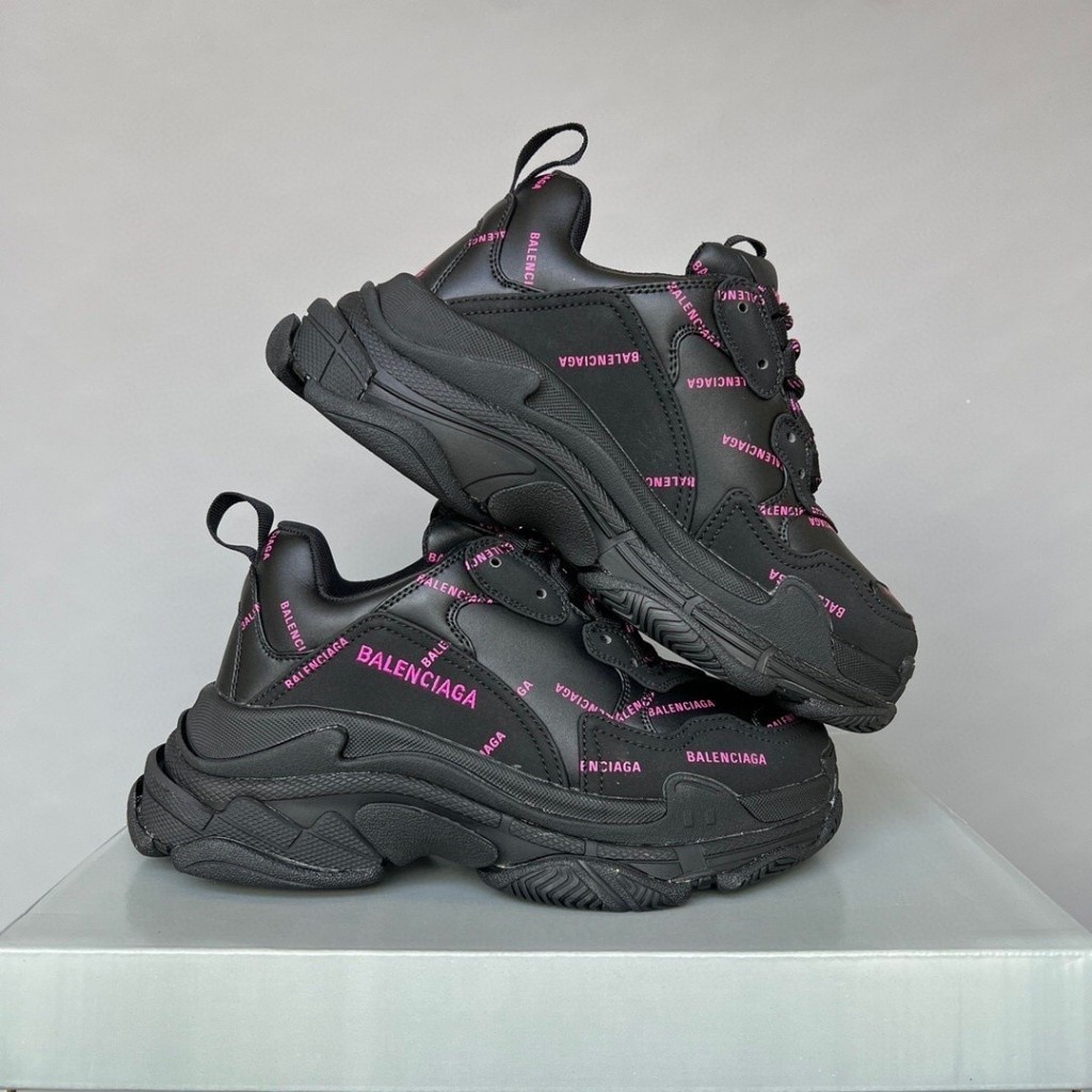 Pre-Order ราคา4300 Balenciaga Triple S  หนังวัว รองเท้าผู้ชาย รองเท้าผู้หญิง รองเท้ากีฬา size35-45