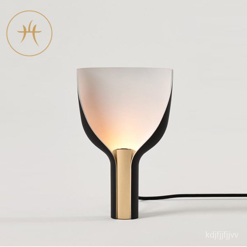 Modern Minimalist Art Metal Living Room Table Lamp Nordic Fashion Bedroom Bedside Study Hotel Sample