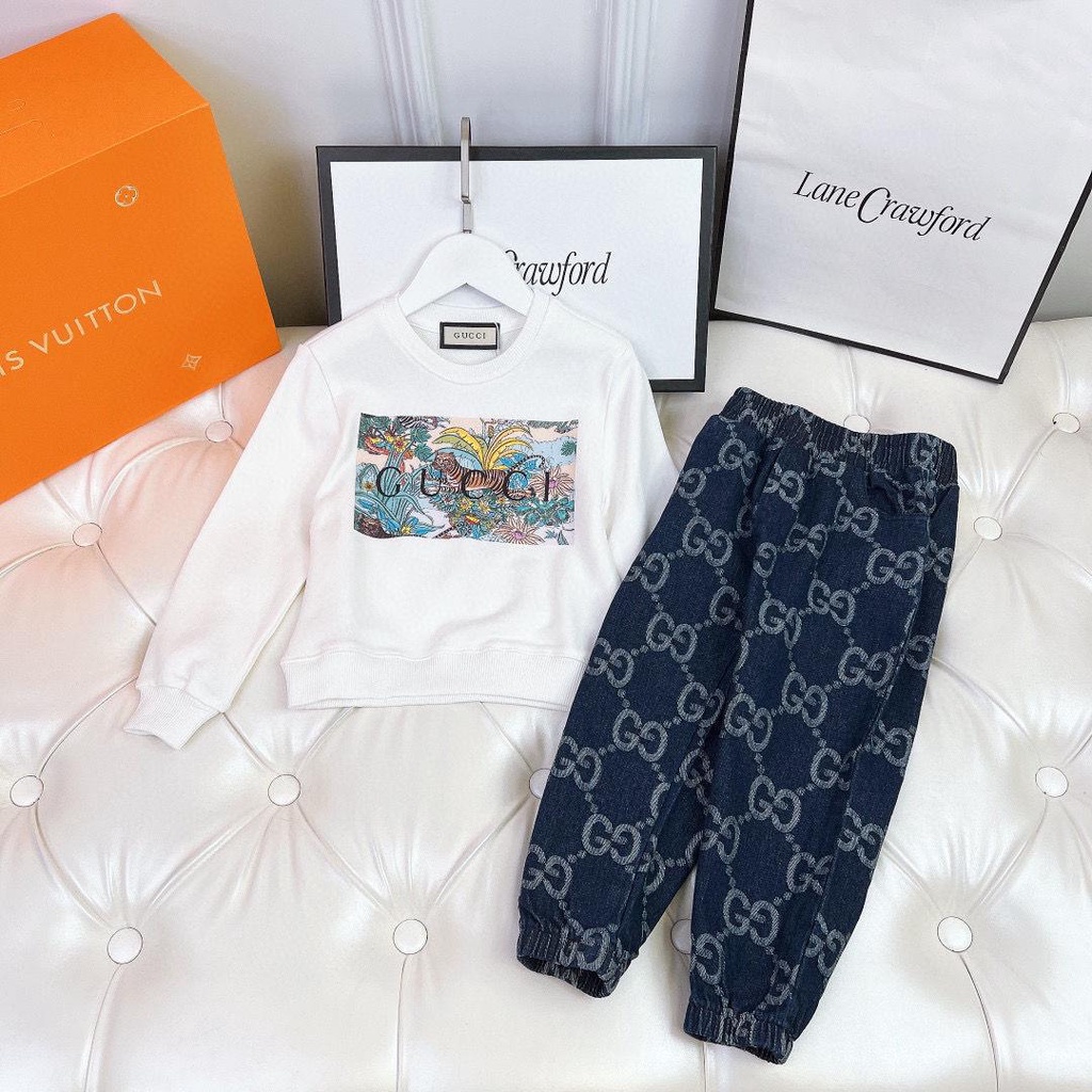 Gucci ชุดสูท สองชิ้น ขนาดใหญ่ กลาง และใหญ่ แฟชั่นฤดูใบไม้ร่วง และฤดูหนาว สําหรับเด็กผู้ชาย และผู้หญิง