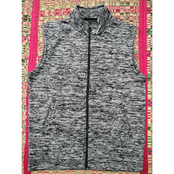 เสื้อกันหนาว เสื้อกั๊ก Mc