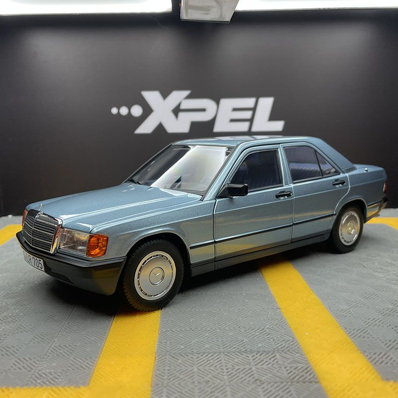 Norev 1/18 Mercedes-Benz Mercedes-Benz 190 E 1984 โมเดลรถยนต์ เปิดประตูได้