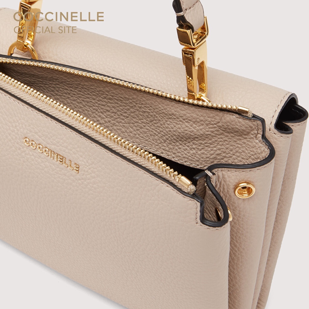 COCCINELLE กระเป๋าสะพายผู้หญิง รุ่น ARLETTIS MINI CROSSBODY BAG 55B701 สี POWDER PINK