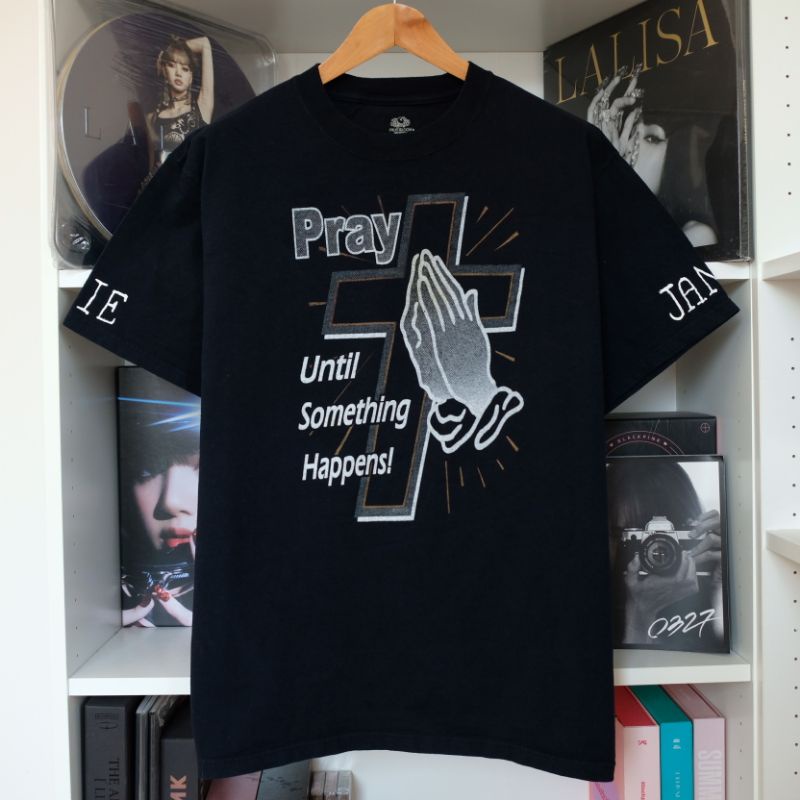 เสื้อยืด Pray Until Something Happens มือสองของแท้