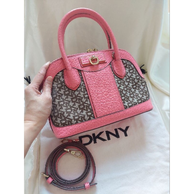 กระเป๋าสะพาย DKNY มือ 2