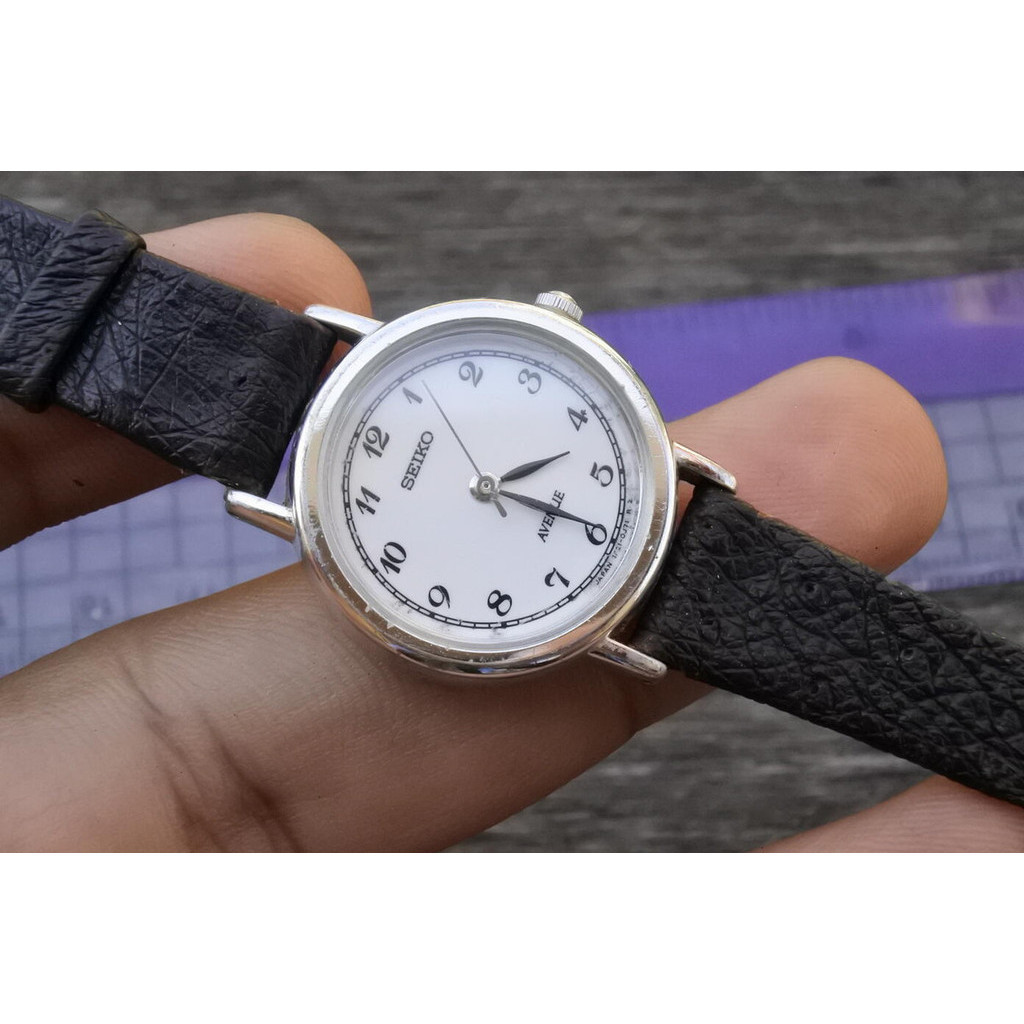 นาฬิกา Vintage มือสองญี่ปุ่น SEIKO ชุบทอง 2320 5290 หน้าขาว ผู้หญิง รูปไข่ ระบบ Quartz ขนาด25mm ใช้งานได้ปกติ