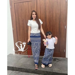 Sira Siri ชุดงานบุญ งานบวช แฟนนาค ชุดผ้าไหมรุ่นพี่ลิซ่า เสื้อผ้าไหมอิตาลี แต่งกระดุมแขนทรงกลีบบัว ผ้าถุงสำเร็จรูปทอลาย