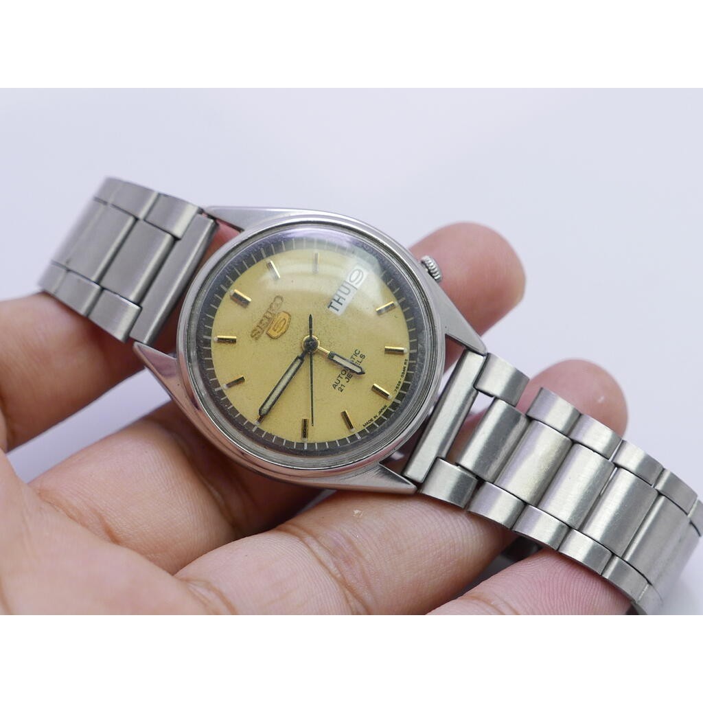 นาฬิกา Vintage มือสองญี่ปุ่น Seiko5 ระบบ Automatic 6319 6090 ผู้ชาย หน้าสีเหลือง 34มม เสียต้องล้างเครื่อง ขายตามสภาพ