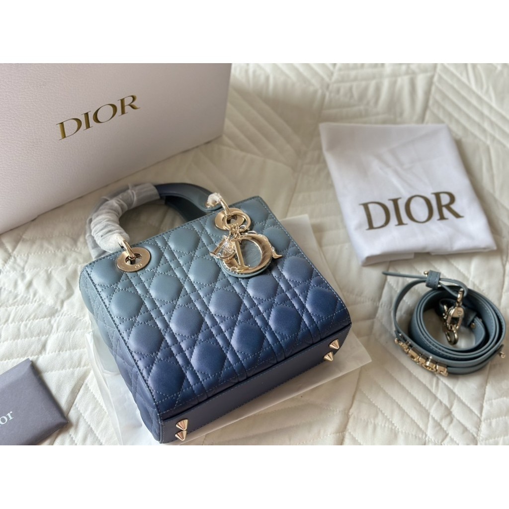 กระเป๋าสะพายข้าง Dior Classic อเนกประสงค์ ทันสมัย และประณีต