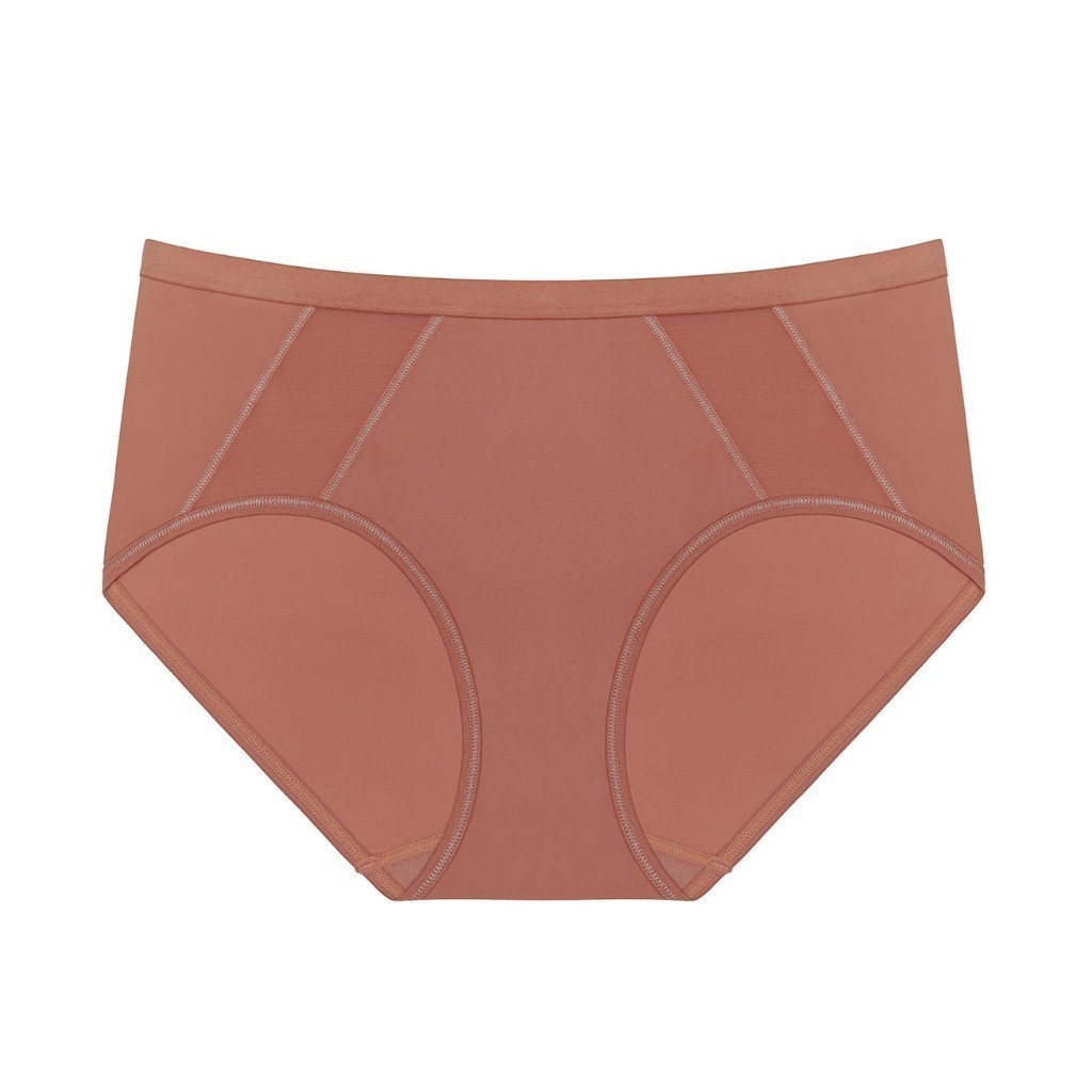 Triumph กางเกงชั้นในรูปแบบฮิปสเตอร์ รุ่น Invisible Inside-Out Hipster รหัส10210459 สีน้ำตาล 00EV