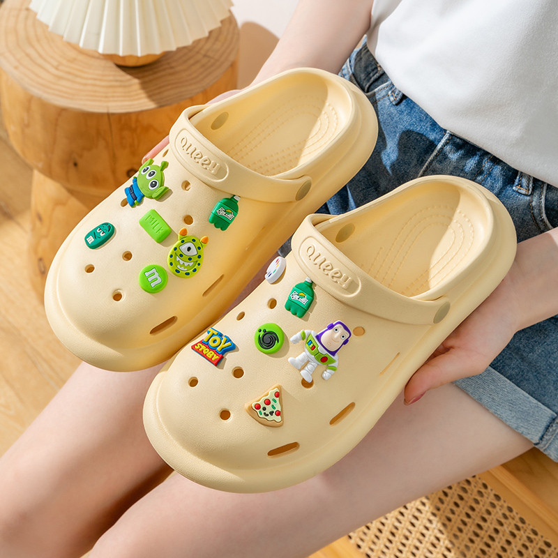 Walkon มาแล้วจ้า รองเท้าหัวโตแฟชั่น รุ่นนี้มี 5 สีให้เลือกกันแบบจุกๆไปเลย มาพร้อมตัวติดลายเอเลี่ยนสีเขียวสุดน่ารัก ยางดี