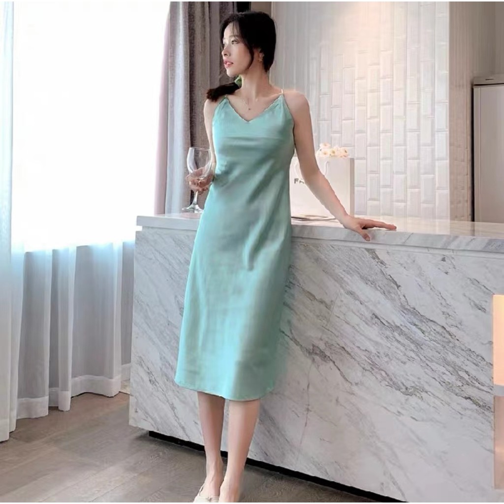 054 E ชุดนอนกระโปรงเซ็กซี่ ชุดผู้หญิง สีพื้น เนื้อผ้าลื่น นิ่มบางใส่สบาย สินค้ามีขนาดตั้งแต่ M-2XL พร้อมส่งจากไทย