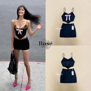 #RoseBrandเซทเสื้อสายเดี่ยวสีดำแต่งโบว์สีชมพูบนอกมีลูกไม้ให้ดูsexy คู่กระโปรงขอบเอวลูกไม้ แนวนี้กำลังมาต้องมีนะคะ