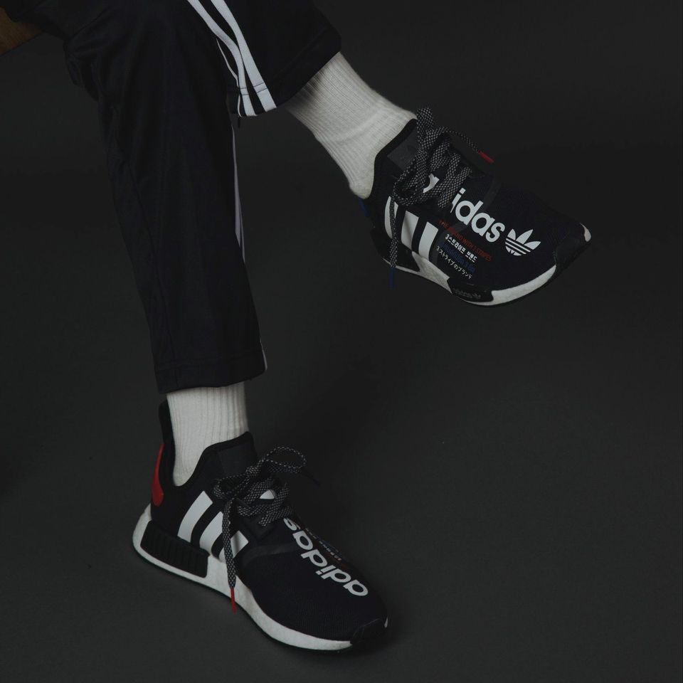 ✹☫[มีไซส์มาเพิ่ม] adidas Originals NMD R1 Tri Color Reflective รหัส G55476 [ลิขสิทธิ์แท้-Authentic] รองเท้า รองเท้าผ้าใบ