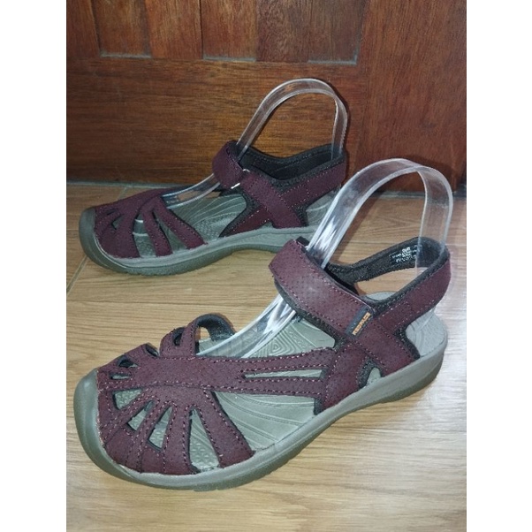รองเท้าลำลองรัดส้น The Redface มือสอง size37