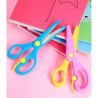 ตัดกระดาษเด็ก 200 แผ่น ฟรี!!กรรไกร ฝึกสมาธิ ของเล่นเสริมพัฒนาการ