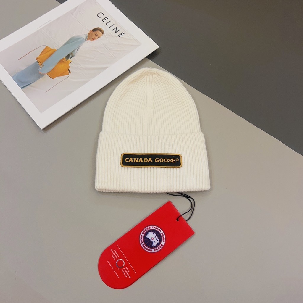 Canada Goose Emblem Toque Cap Wool Hat Fashion Casual ความสะดวกสบายที่ราบรื่นไม่จู้จี้จุกจิกและเรียบง่าย