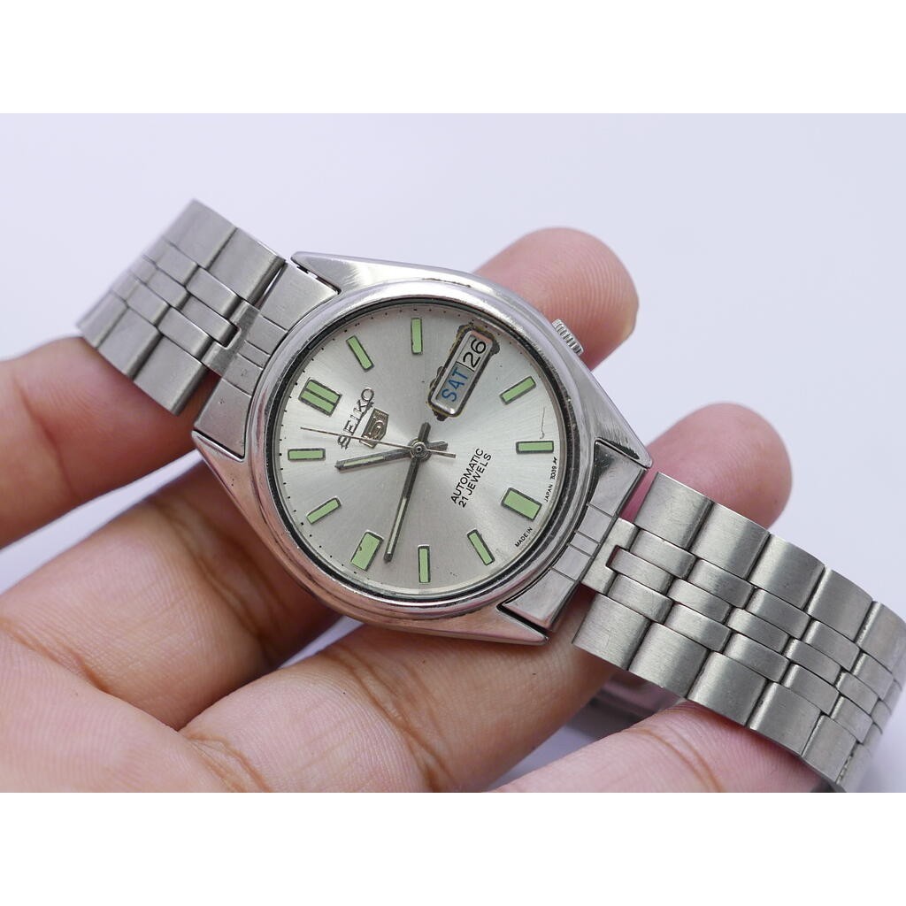 นาฬิกา Vintage มือสองญี่ปุ่น Seiko5 ระบบ Automatic 7009 6001 ผู้ชาย หน้าเทา 35มม เสียต้องล้างเครื่อง ขายตามสภาพ