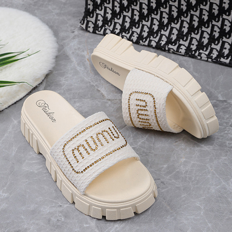 Walkon ใหม่ล่าสุด รองเท้าแตะแบบสวมผู้หญิง ประดับเพชรติดโลโก้สวยงาม เกาหลีมากแม่ ใส่แล้วเรียบโก้ แมทช์ได้กับทุกลุค มีให้เ