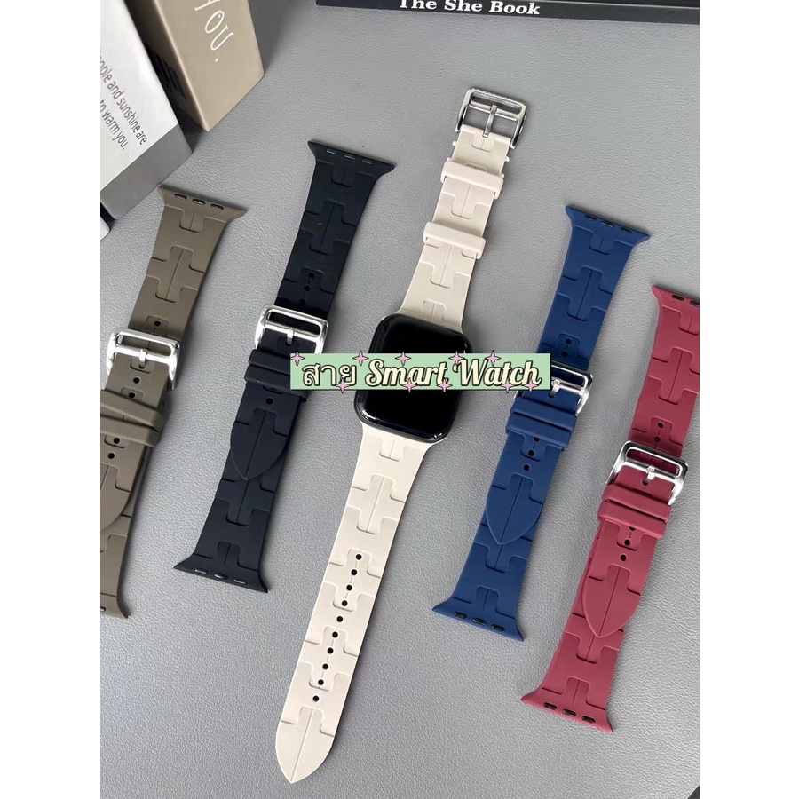 พร้อมส่ง สายยางแบบเข็มขัดเงิน ลาย HM ใช้ได้กับ Smart Watch 9 8 7 6 5 4 3 2 1 Se Ultra 1 2 และรุ่น HK