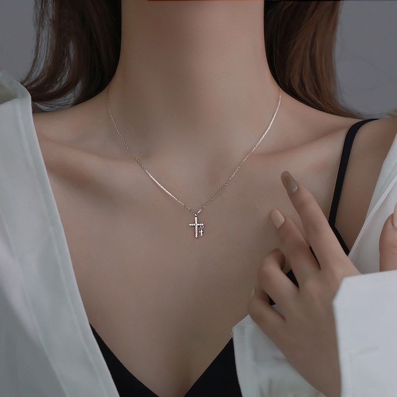 ✨สร้อยคอโช้คเกอร์ จี้คริสตัล ไม้กางเขน สีทอง เครื่องประดับแฟชั่น สําหรับผู้หญิง