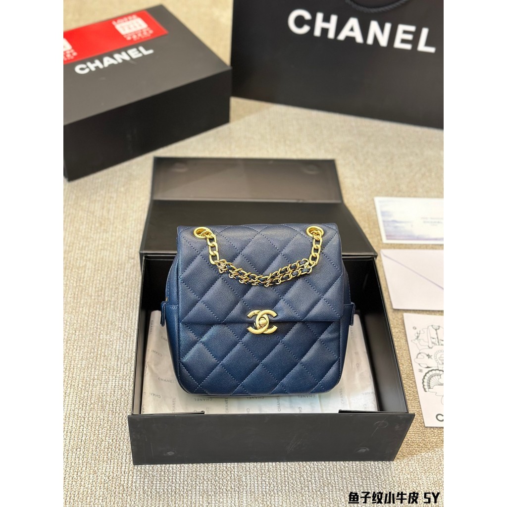 กระเป๋าเป้มินิลำลองและขี้เกียจระดับไฮเอนด์ของ Chanel