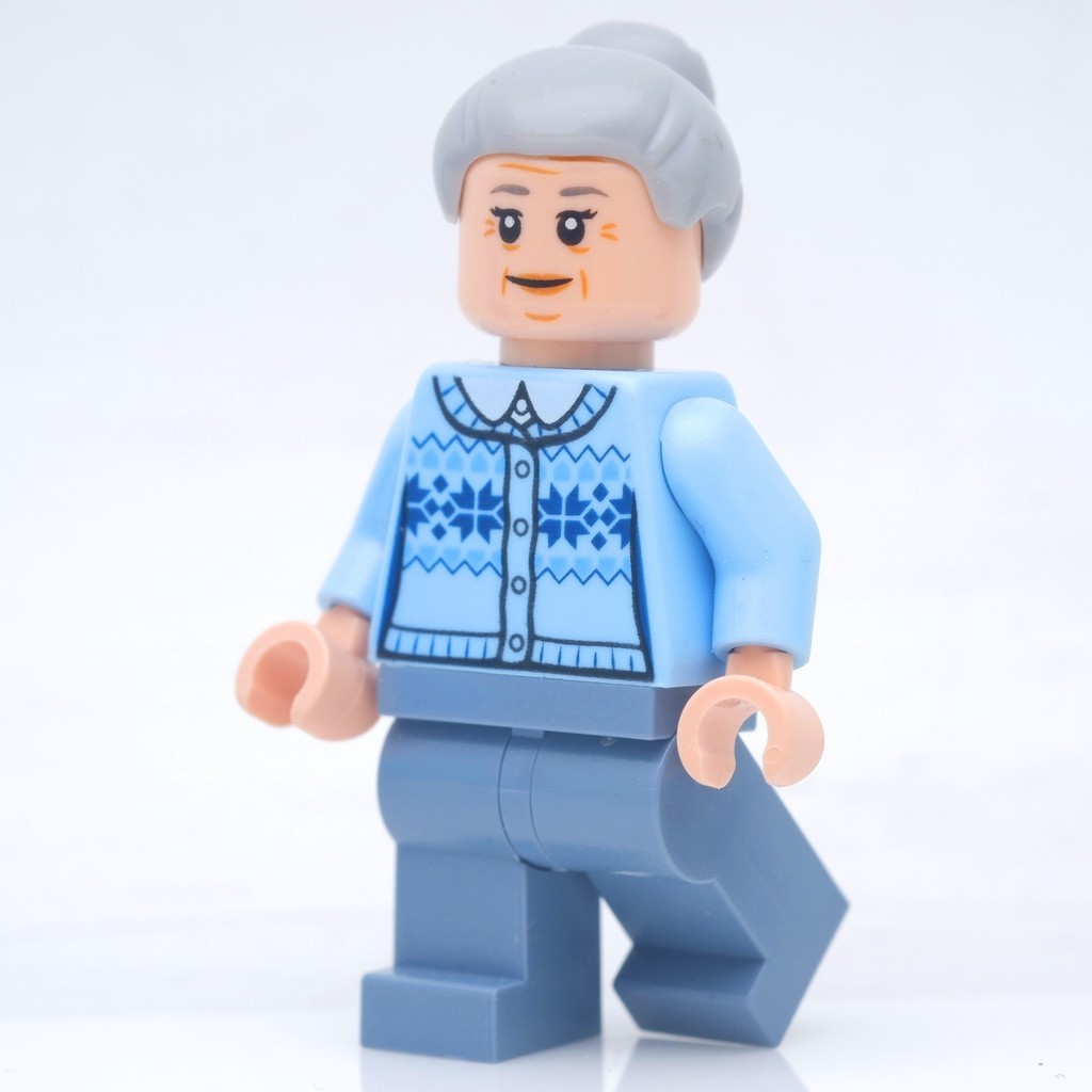 Lego Aunt May Light Blue Sweater Marvel  *new