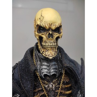 1/6 Figure Scale : Skeleton King