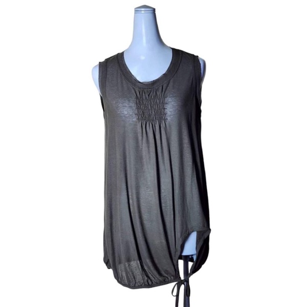 เสื้อแขนกุด fontana grande