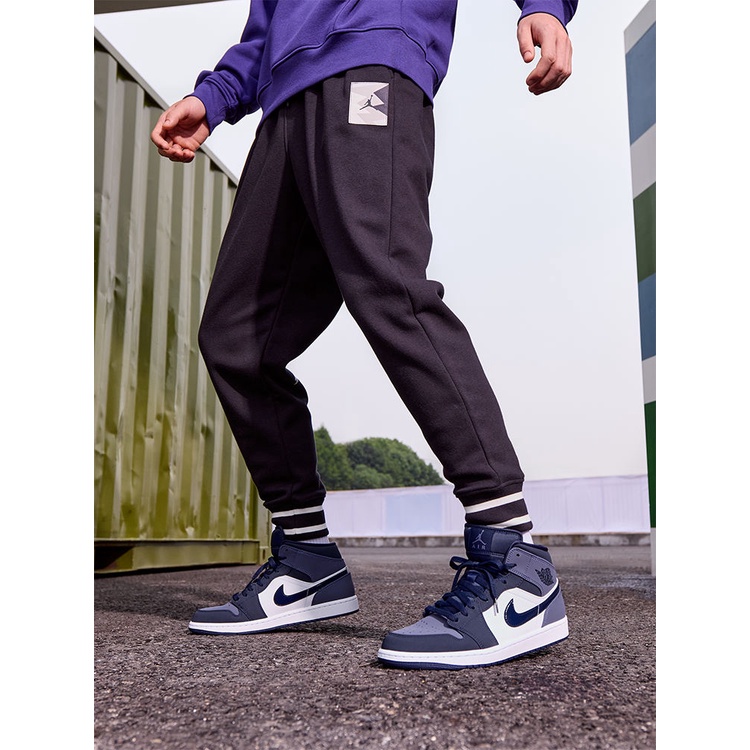 ♧รองเท้ากีฬาผู้ชาย Nike Jordan AJ1 อย่างเป็นทางการของ Jordan รองเท้าผ้าใบแฟชั่นน้ำหนักเบาฤดูหนาวหนังบางส่วน 554724