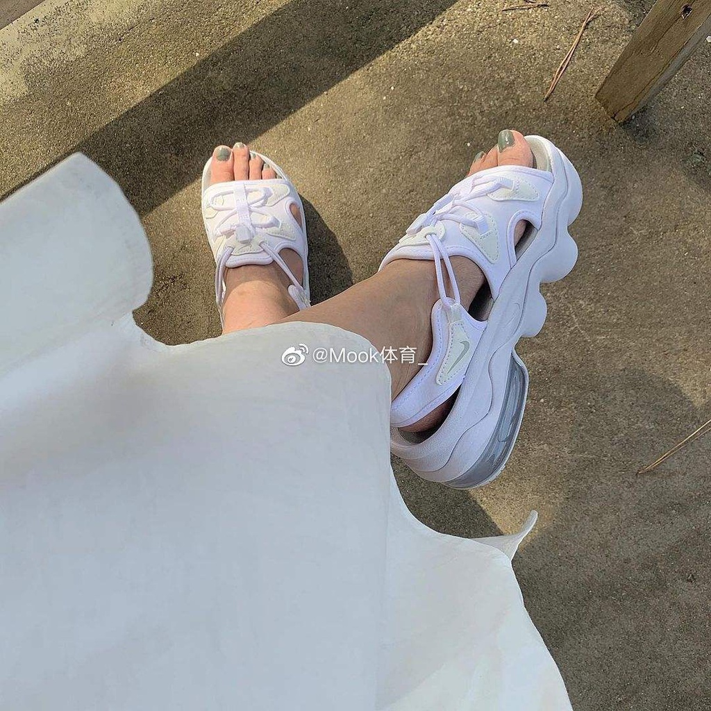 ஐ❇♠Nike/Nike Air Max Koko Sandal เบาะลมผู้หญิงเพิ่มความสูงรองเท้าพ่อรองเท้าแตะ CI8798