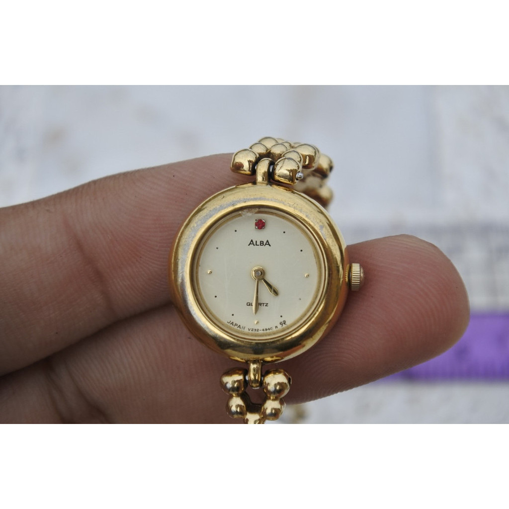 นาฬิกา Vintage มือสองญี่ปุ่น Alba V232 0810 หน้าขาว ผู้หญิง ทรงกลม ระบบ Quartz ขนาด20mm ใช้งานได้ปกติ ของแท้