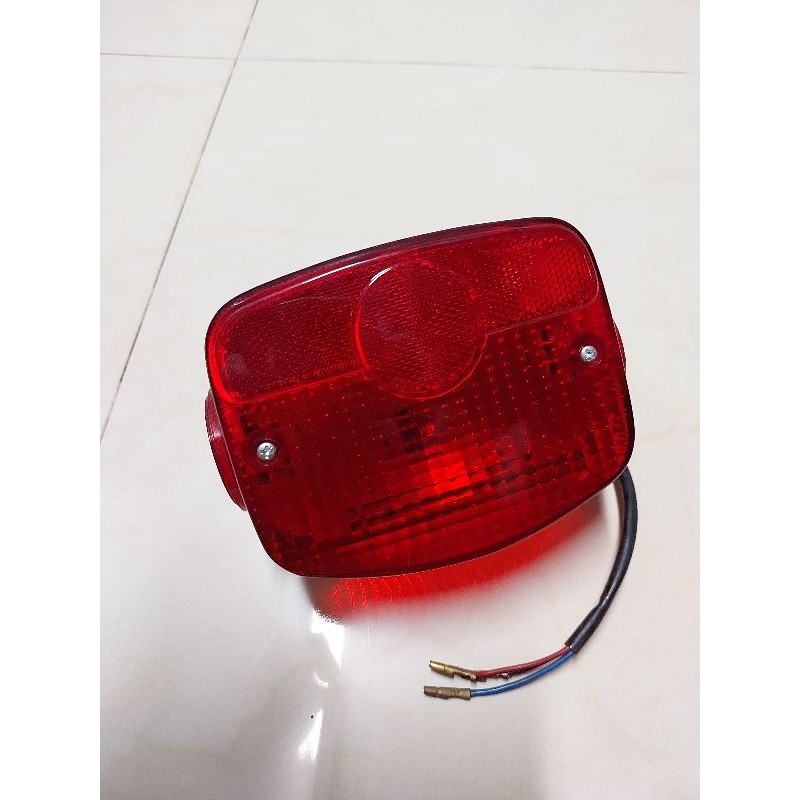 ชุดไฟท้าย Kawasaki GTO 80-82-GTO M1-2-KH110-KZ200-KZ250-KZ400 ของใหม่งานเก่าเก็บ แป้นไฟท้ายเหล็กสภาพ