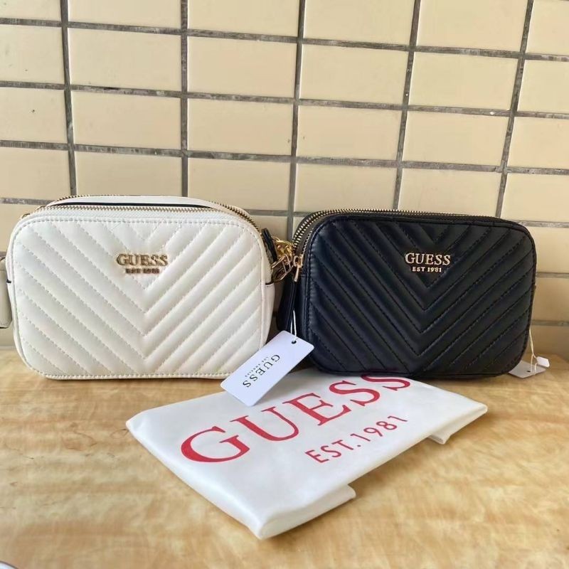 กระเป๋าเกรส Guess สะพายข้าง (ก81)