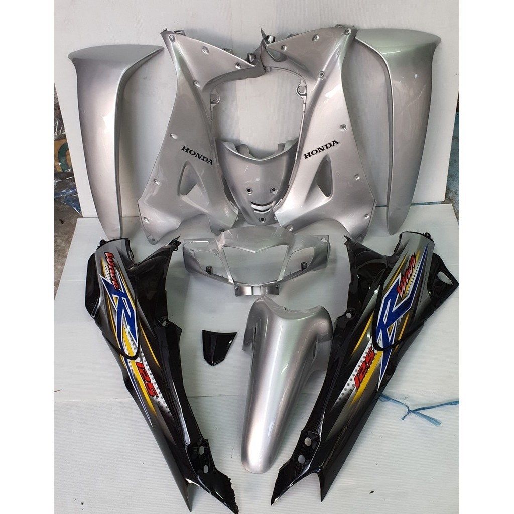 ชุดสีเวฟ WAVE 125R กุญแจกลม สีเทาดำ ปี2005 ยกชุด 10 ชิ้น (พร้อมสติกเกอร์ติดลาย)