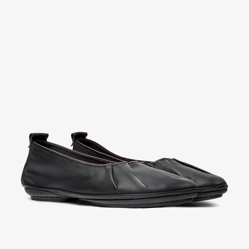 Camper รุ่น Right Nina รองเท้าลำลองหนัง ผู้หญิง สี Black - K201364-005