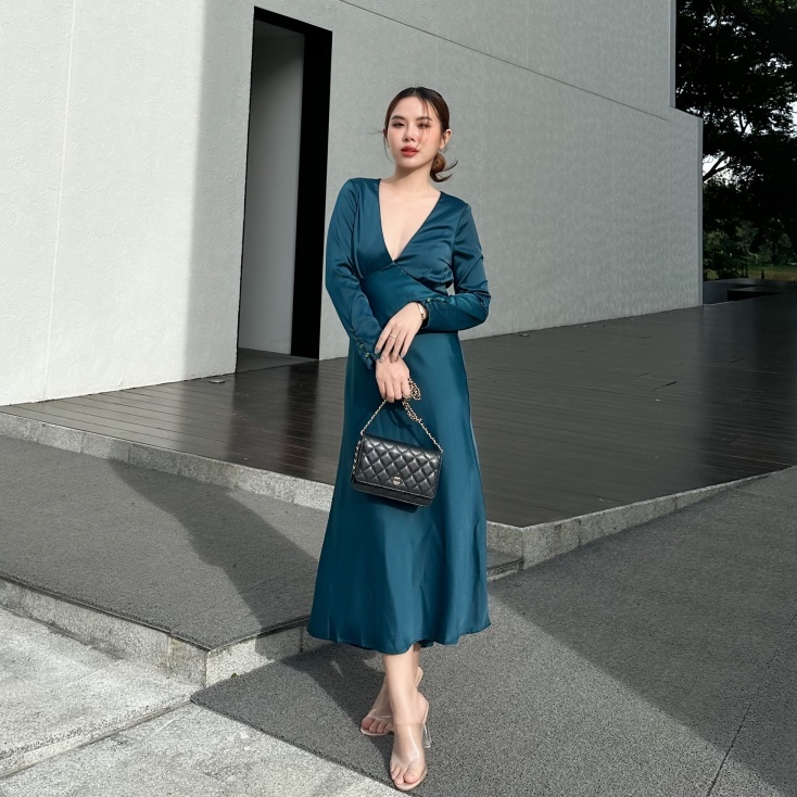 790 บาท MyWay Brand : Satin Texture Dress ชุดเดรสออกงาน   เลื่อนดูขนาดที่รูปสุดท้ายน้า Women Clothes