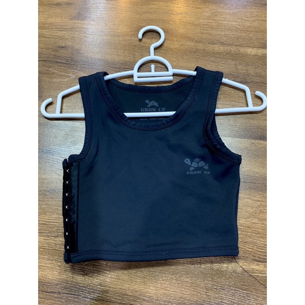 ส่งต่อเสื้อกล้ามทอม สีดำ แบรนด์ Grow up ไซต์ M มือสอง