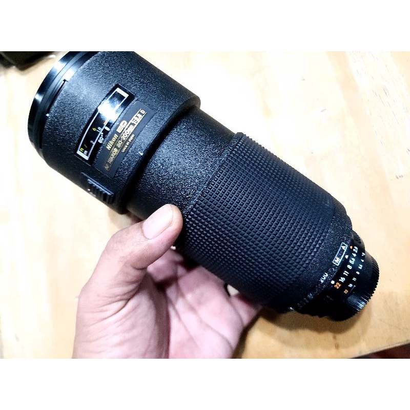 Nikon AF 80-200mm f/2.8D ED (ซูมชัก)