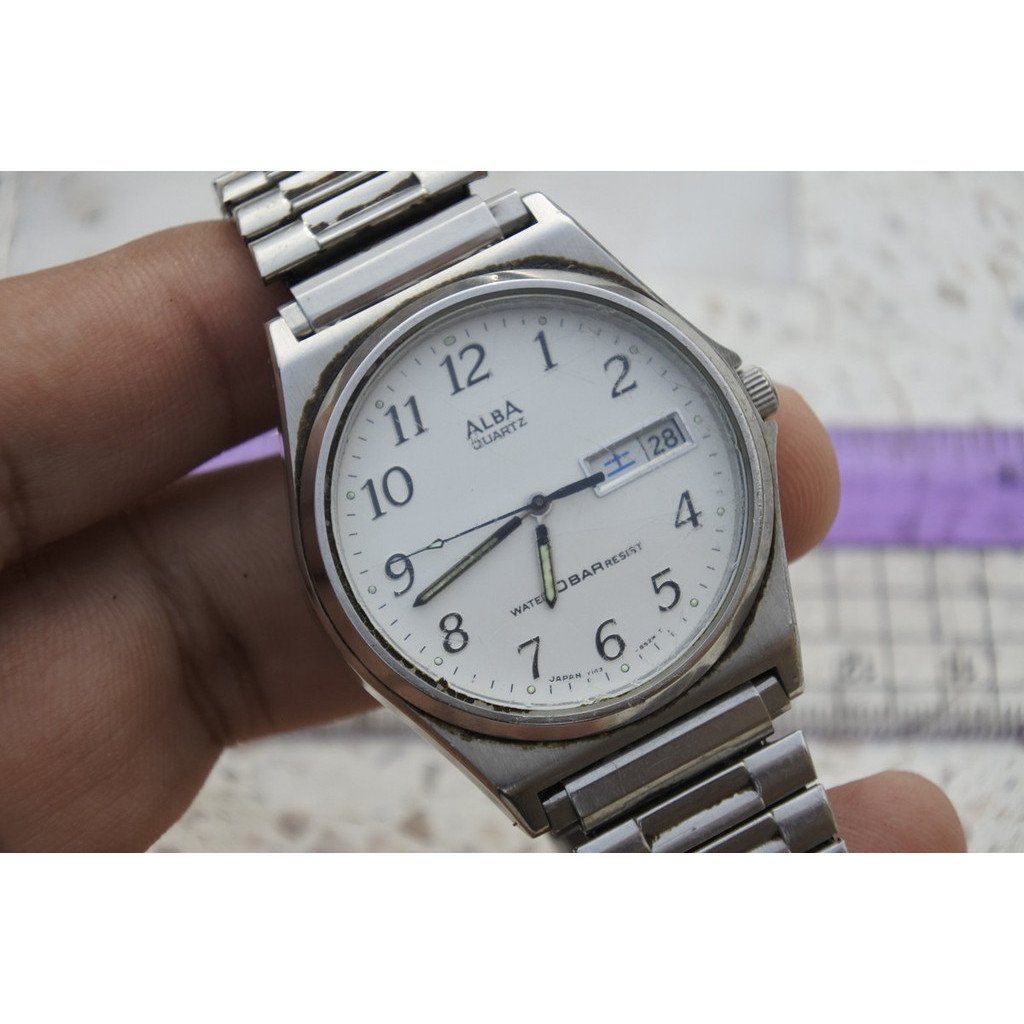 นาฬิกา Vintage มือสองญี่ปุ่น Alba Y143 8280 วันที่คันจิ ผู้ชาย ทรงกลม ระบบ Quartz ขนาด34mm ใช้งานได้ปกติ ของแท้