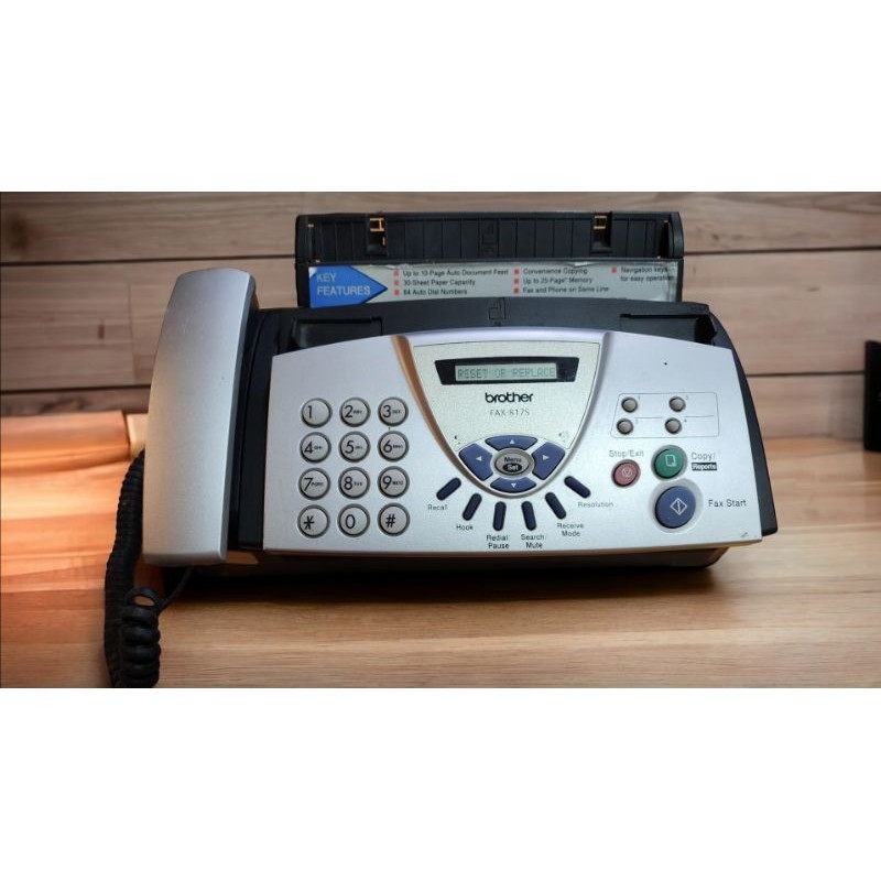 เครื่อง Fax Brother 817S มือสอง สภาพใช้งานปกติ ต้องหาซื้อผ้าหมึกมาเปลี่ยนเอาคะ พิจารณาตามภาพ (ภาพถ่ายของจริง)