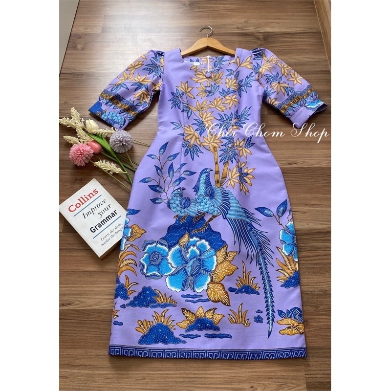 พร้อมส่ง เดรสปาเต๊ะอินโด นกยูงราชินี ลายเส้นทอง